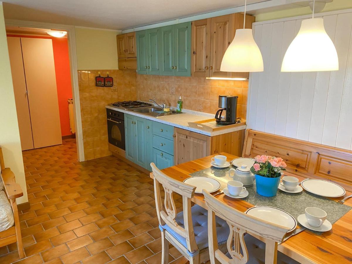 Bellavista A Garten Appartement Mit Pool Colico Luaran gambar